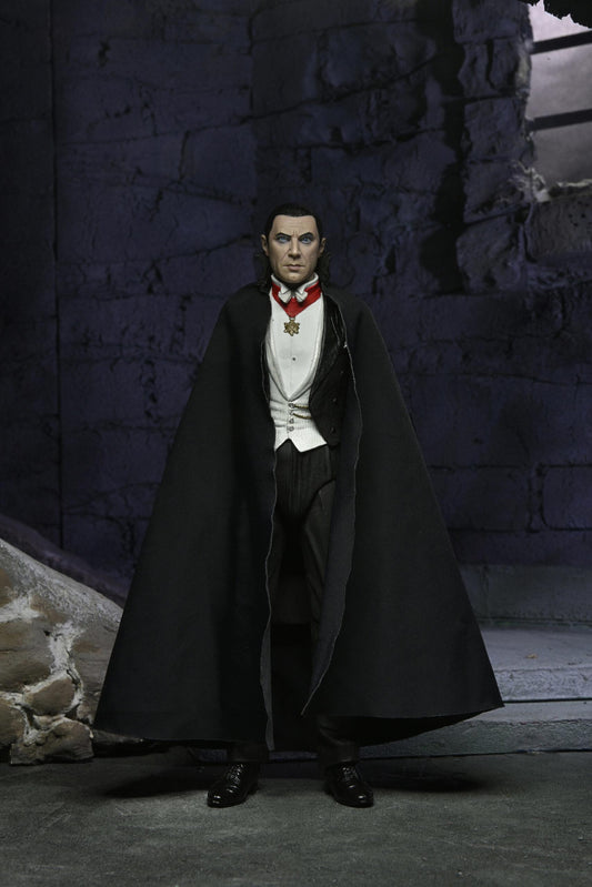 Universal Monsters Ultimate 7 Inch Scale Action Figure - Dracula (Transylvania)