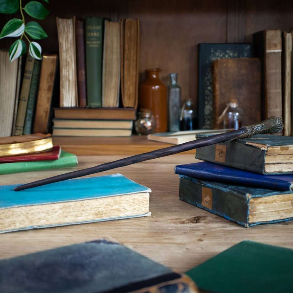 Harry Potter Wand Replica In Ollivanders Box - Ron Weasley
