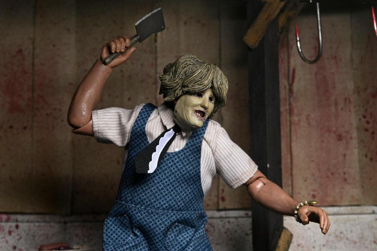 Texas Chainsaw Massacre Ultimate 8 Inch Clothed Action Figure - Leatherface (Old Lady Mask)