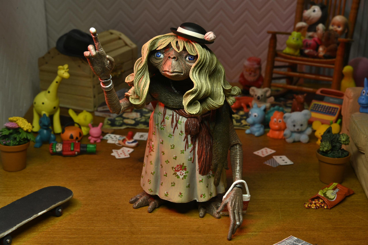 E.T. 40th Anniversary Ultimate 7 Inch Scale Action Figure - Dress-Up E.T.