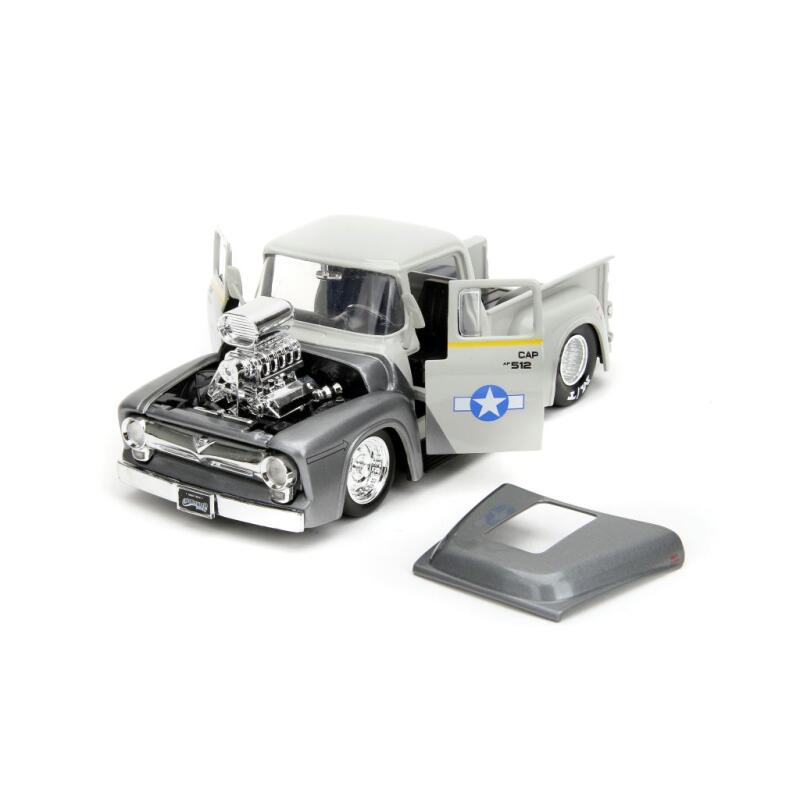 Street Fighter: 1956 Ford F-100 wtih Guile Hollywood Rides 1:24 Scale Die Cast Vehicle