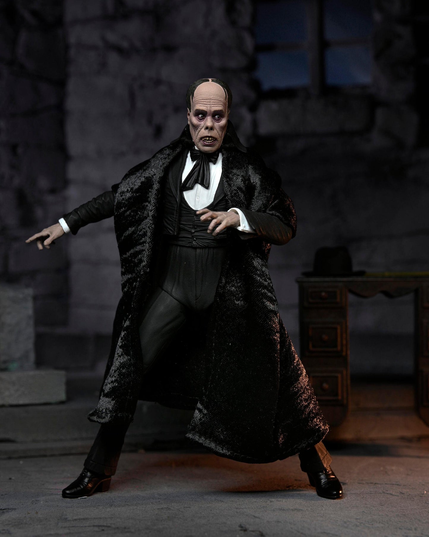 Universal Monsters Ultimate 7 Inch Scale Action Figure - The Phantom Of The Opera