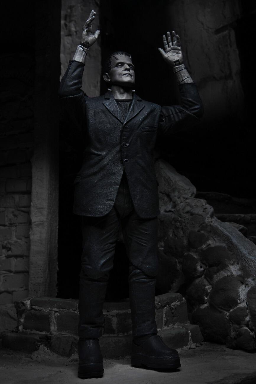 Universal Monsters Ultimate 7 Inch Scale Action Figure - Frankenstein's Monster (Black & White)