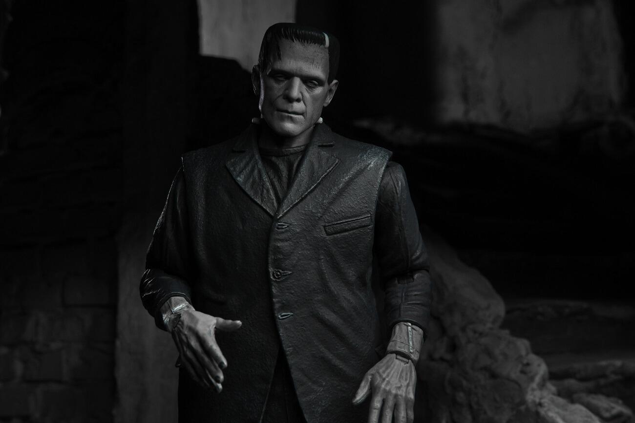Universal Monsters Ultimate 7 Inch Scale Action Figure - Frankenstein's Monster (Black & White)