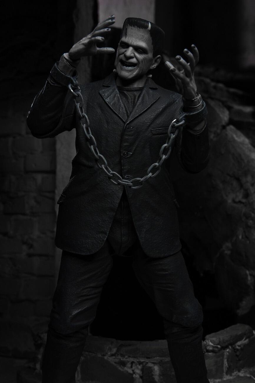 Universal Monsters Ultimate 7 Inch Scale Action Figure - Frankenstein's Monster (Black & White)