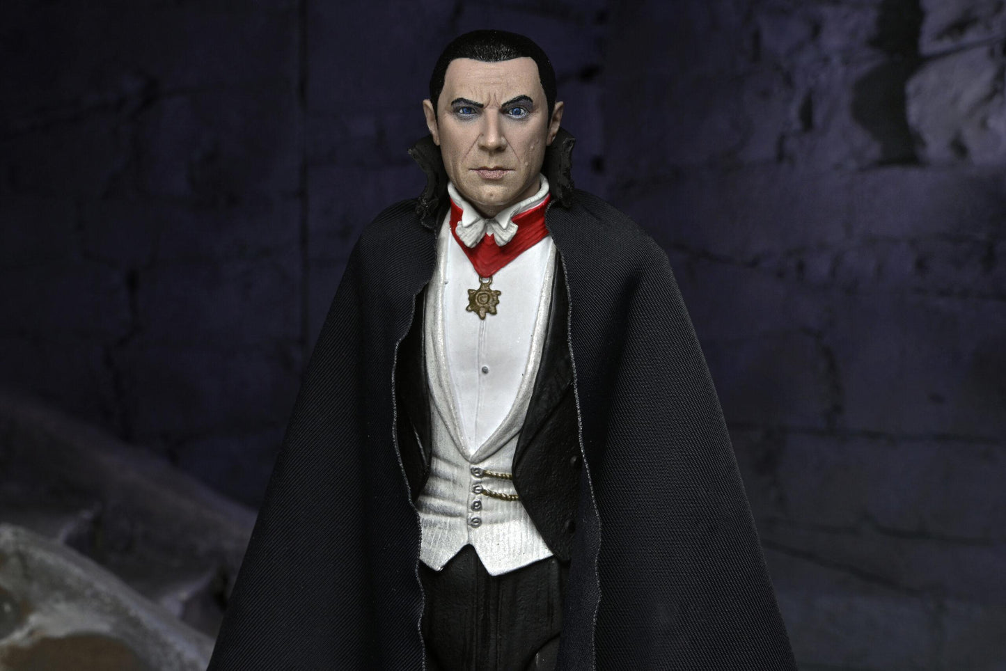 Universal Monsters Ultimate 7 Inch Scale Action Figure - Dracula (Transylvania)