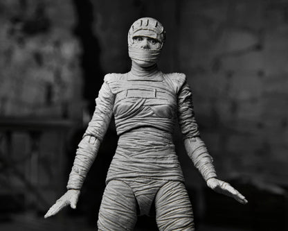 Universal Monsters Ultimate 7 Inch Scale Action Figure - Bride of Frankenstein (Black and White)