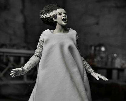 Universal Monsters Ultimate 7 Inch Scale Action Figure - Bride of Frankenstein (Black and White)