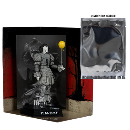 Welcome to Derry Movie Maniacs 6 Inch Posed Figure Wave 2 - Pennywise (Black & White)