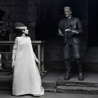 *PRE-ORDER Universal Monsters Ultimate 7 Inch Scale Action Figure 2 Pack - Frankenstein and His Mate (Black And White)