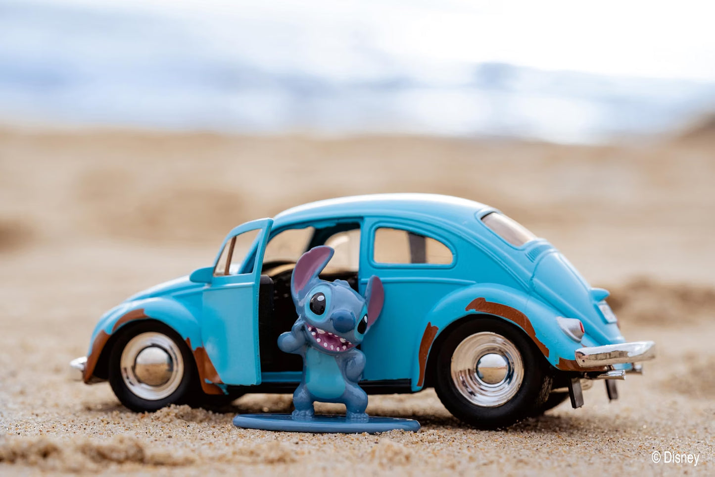 Lilo & Stitch Jada Hollywood Rides 1:32 Scale Die Cast Vehicle - 1959 Volkswagen Beetle & Stitch