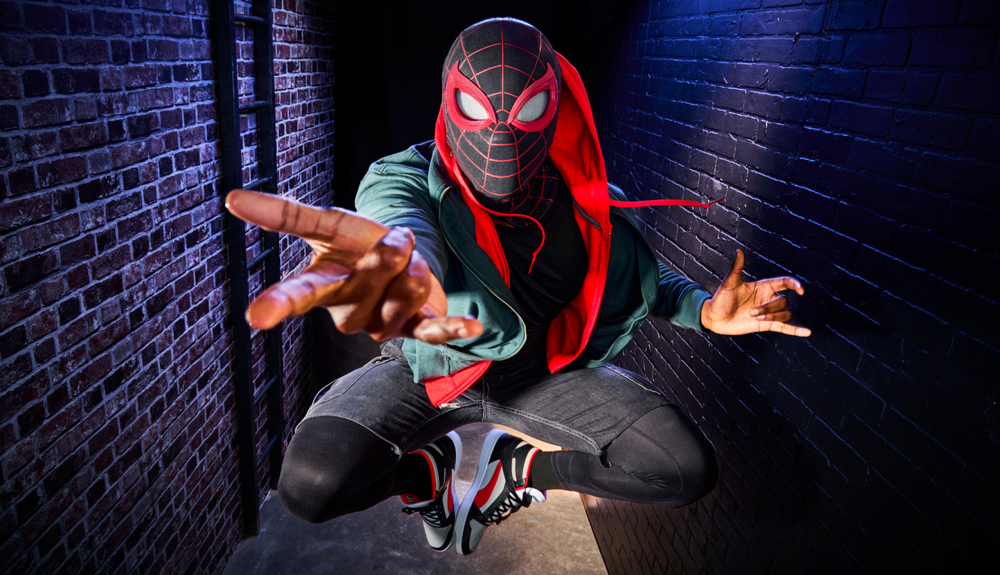 *PRE-ORDER Marvel Legends Premium Roleplay Electronic Interactive Mask - (Spider-Man Miles Morales)