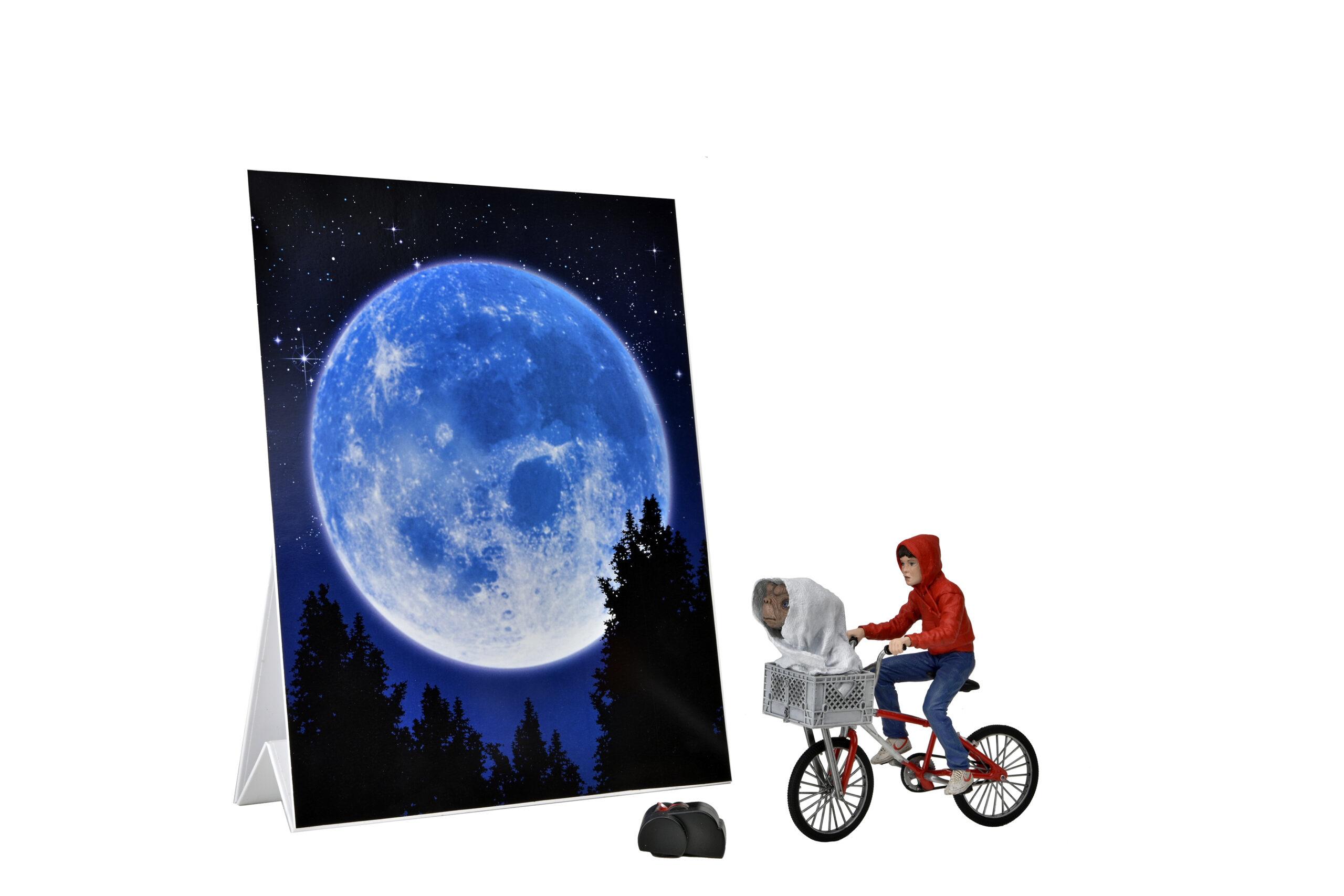 E.T. 40th Anniversary Ultimate 7 Inch Scale Action Figure - Elliot