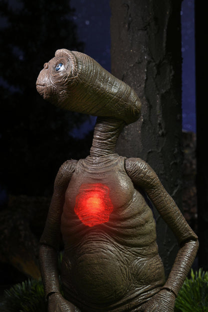 E.T. 40th Anniversary Deluxe Ultimate 7 Inch Scale Action Figure - E.T. with LED Chest