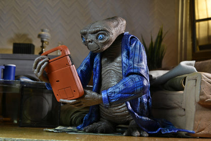 E.T. 40th Anniversary Ultimate 7 Inch Scale Action Figure - Telepathic E.T.