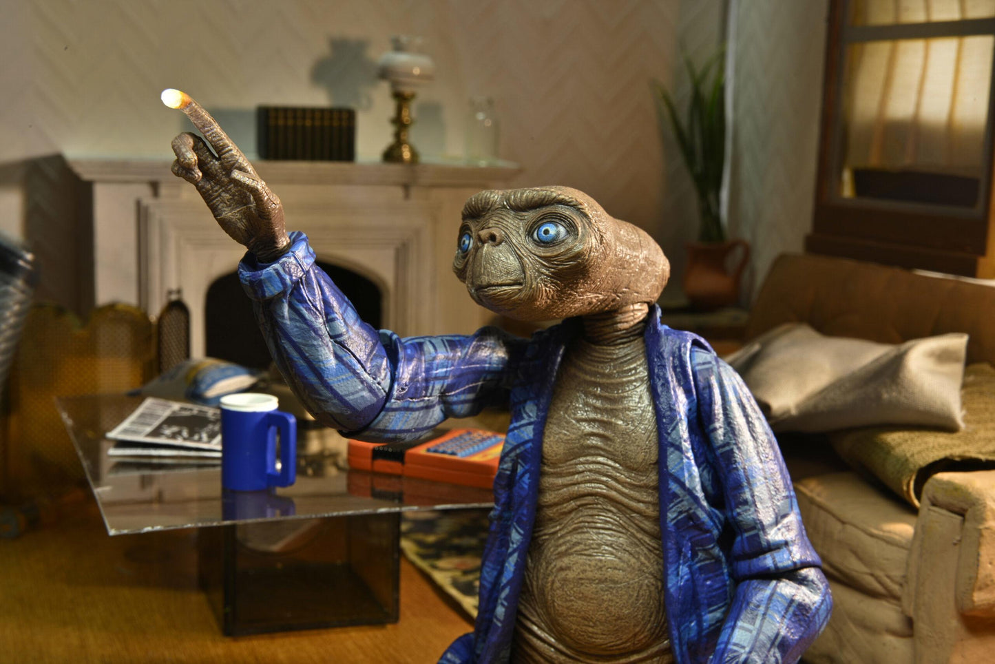 E.T. 40th Anniversary Ultimate 7 Inch Scale Action Figure - Telepathic E.T.
