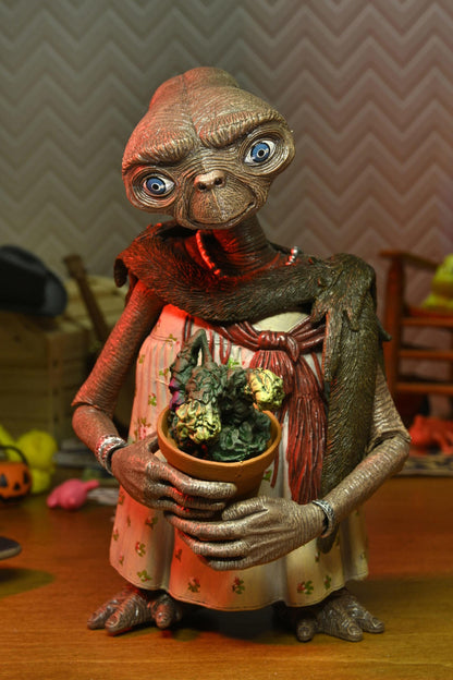 E.T. 40th Anniversary Ultimate 7 Inch Scale Action Figure - Dress-Up E.T.