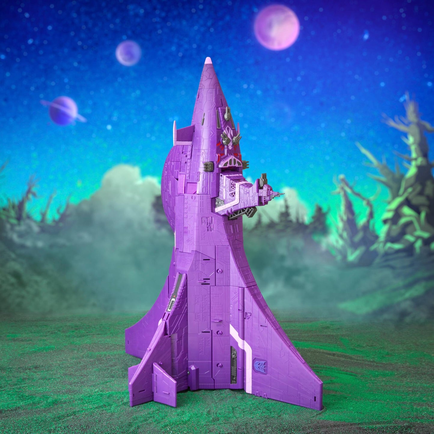 Transformers Generations Legacy Evolution Titan Class Action Figure - Decepticon Nemesis (Re-Run)
