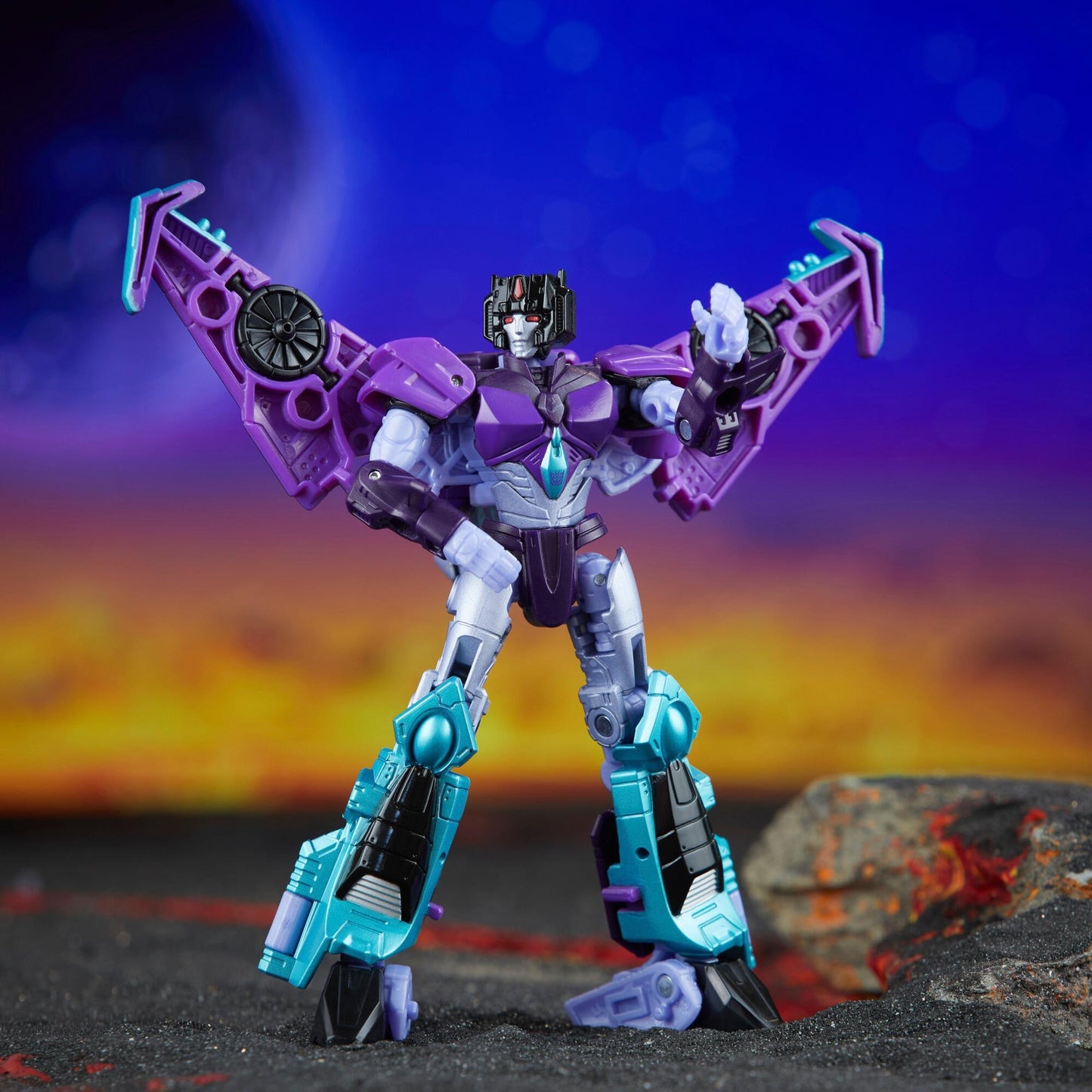 Transformers Legacy United Deluxe Class Action Figure - Slipstream