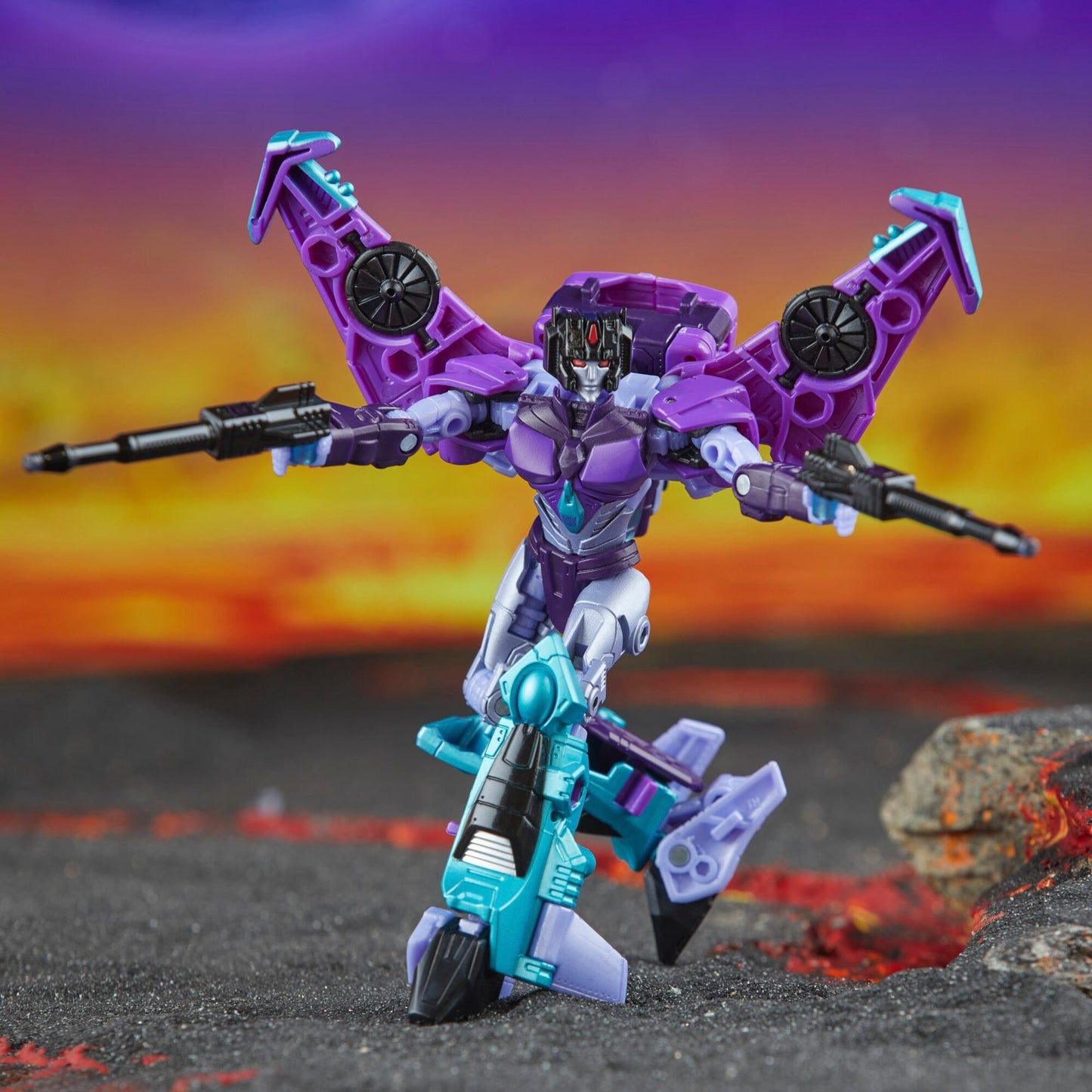 Transformers Legacy United Deluxe Class Action Figure - Slipstream