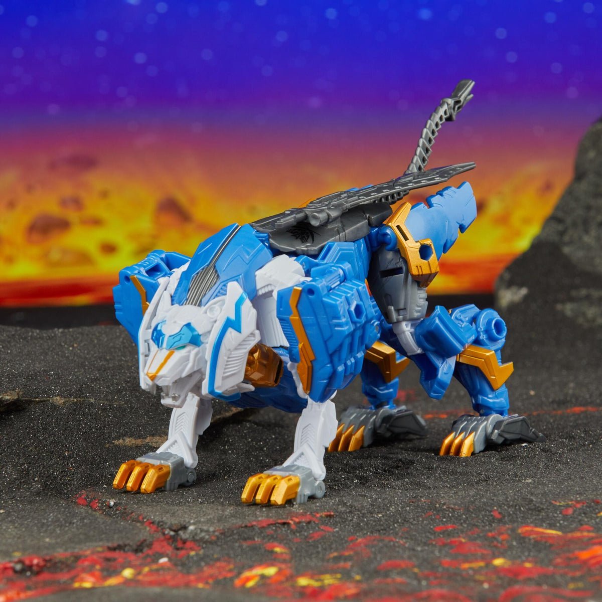 Transformers Legacy United Leader Class Action Figure - Star Raider Thundertron Nightstrike & Calcitron
