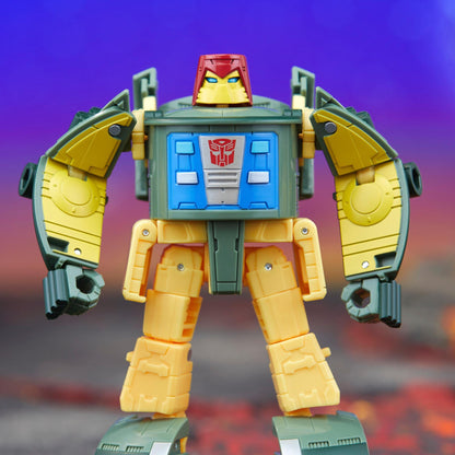 Transformers Legacy United Deluxe Class Action Figure - Autobot Cosmos
