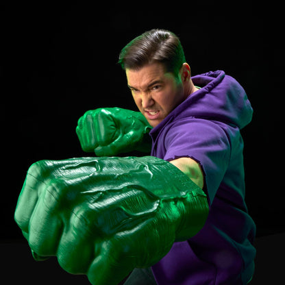 *PRE-ORDER Marvel Legends The Incredible Hulk Exclusive Roleplay Collectible - Incredible Hulk Fists
