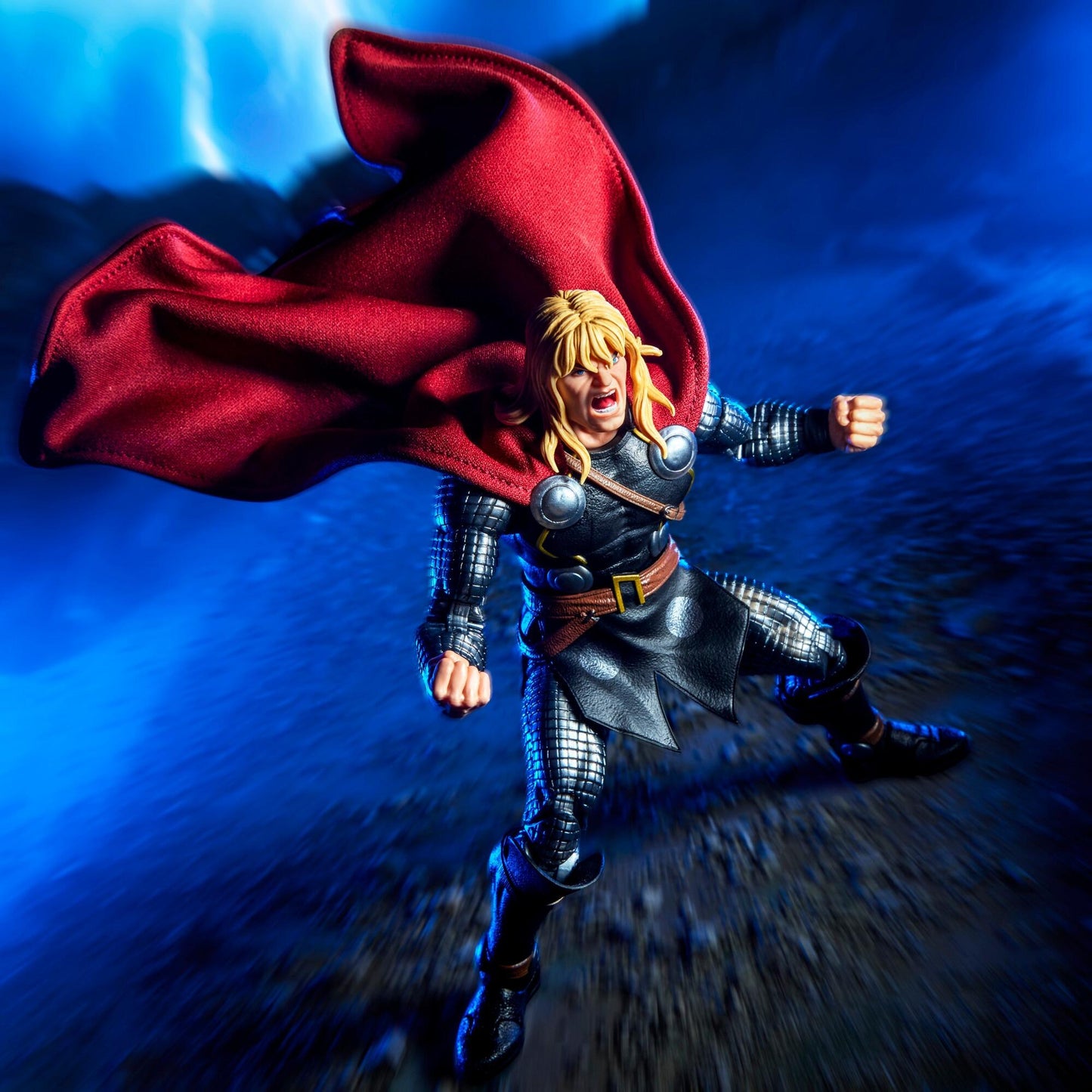 *PRE-ORDER Marvel Legends Maximum Series 6 Inch Deluxe Action Figure - Thor