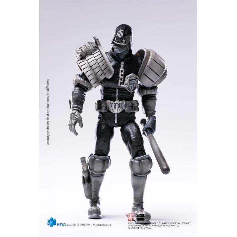HIYA Toys Judge Dredd 1:18 scale Action Figures - Judge Dredd (Black and White)