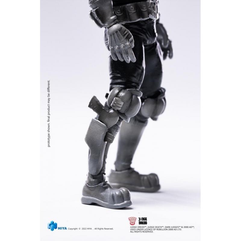 HIYA Toys Judge Dredd 1:18 scale Action Figures - Judge Dredd (Black and White)
