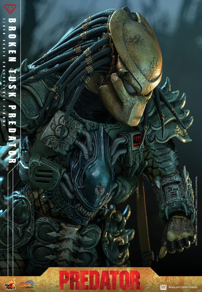 *PRE-ORDER Broken Tusk Predator - Aliens V Predator Hot Toys Collectibles 1/6 Scale Action Figure