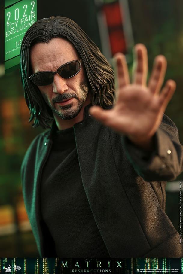 Neo (Toy Fair Exclusive) - The Matrix: Resurrections Hot Toys Collectibles 1/6 Scale Action Figure