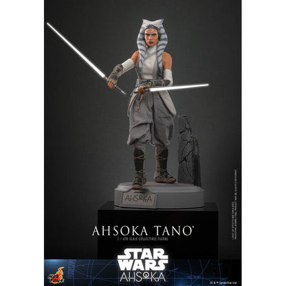 Ahsoka Tano (White) - Star Wars Hot Toys Collectibles 1/6 Scale Action Figure