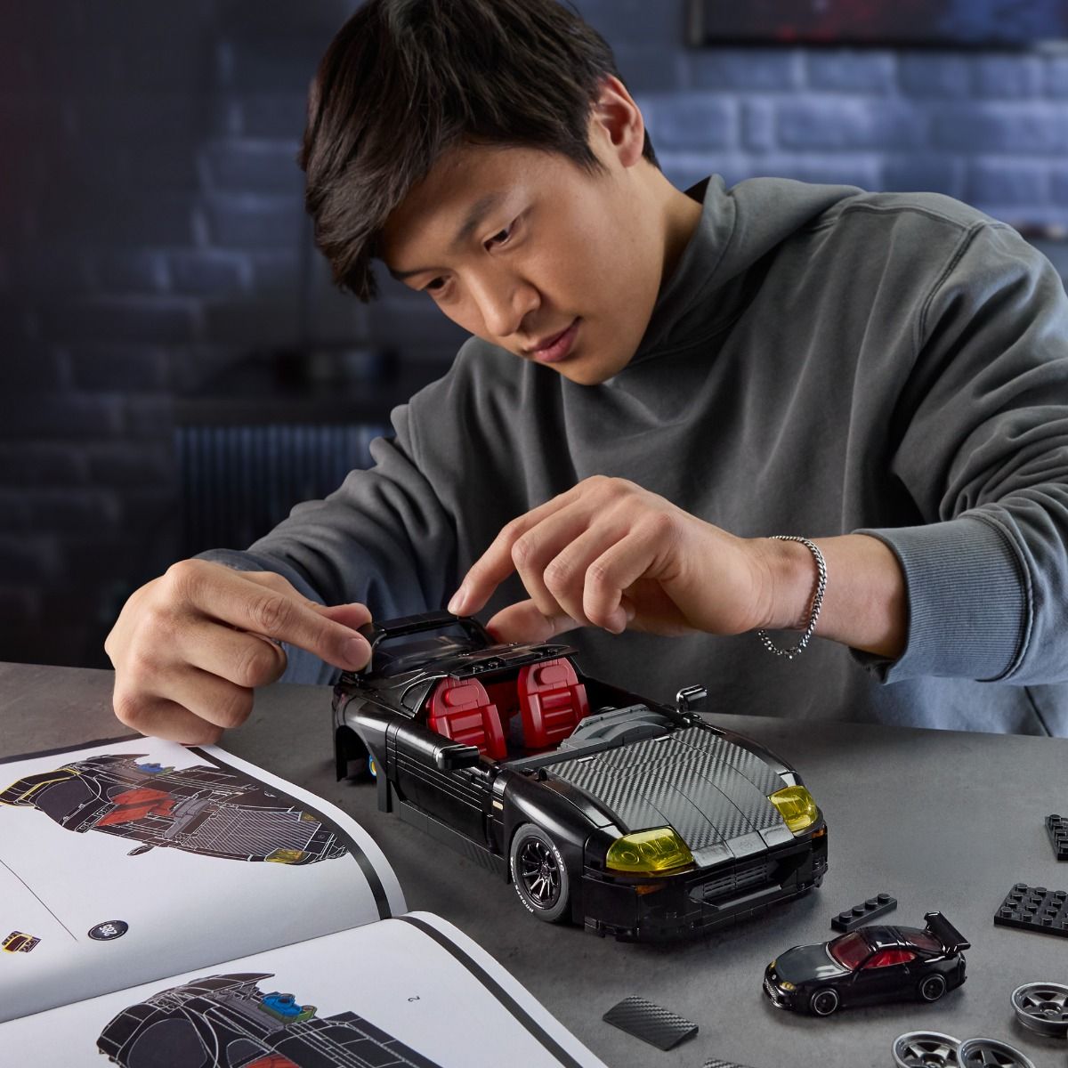 Mattel Brick Shop Hot Wheels 1:16 Elite Series - Toyota Supra MKIV