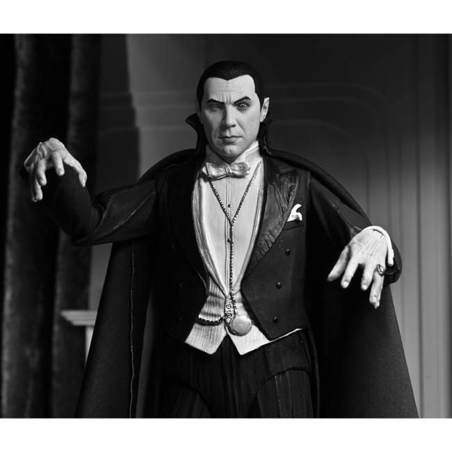 Universal Monsters Ultimate 7 Inch Scale Action Figure - Dracula (Black and White)
