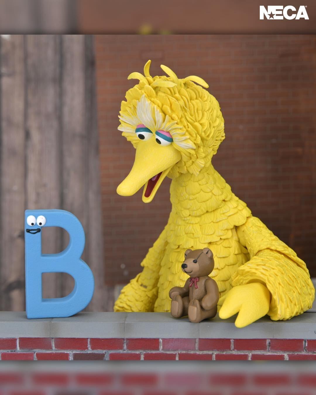 Sesame Street 7 Inch Scale Ultimate Action Figure - Big Bird