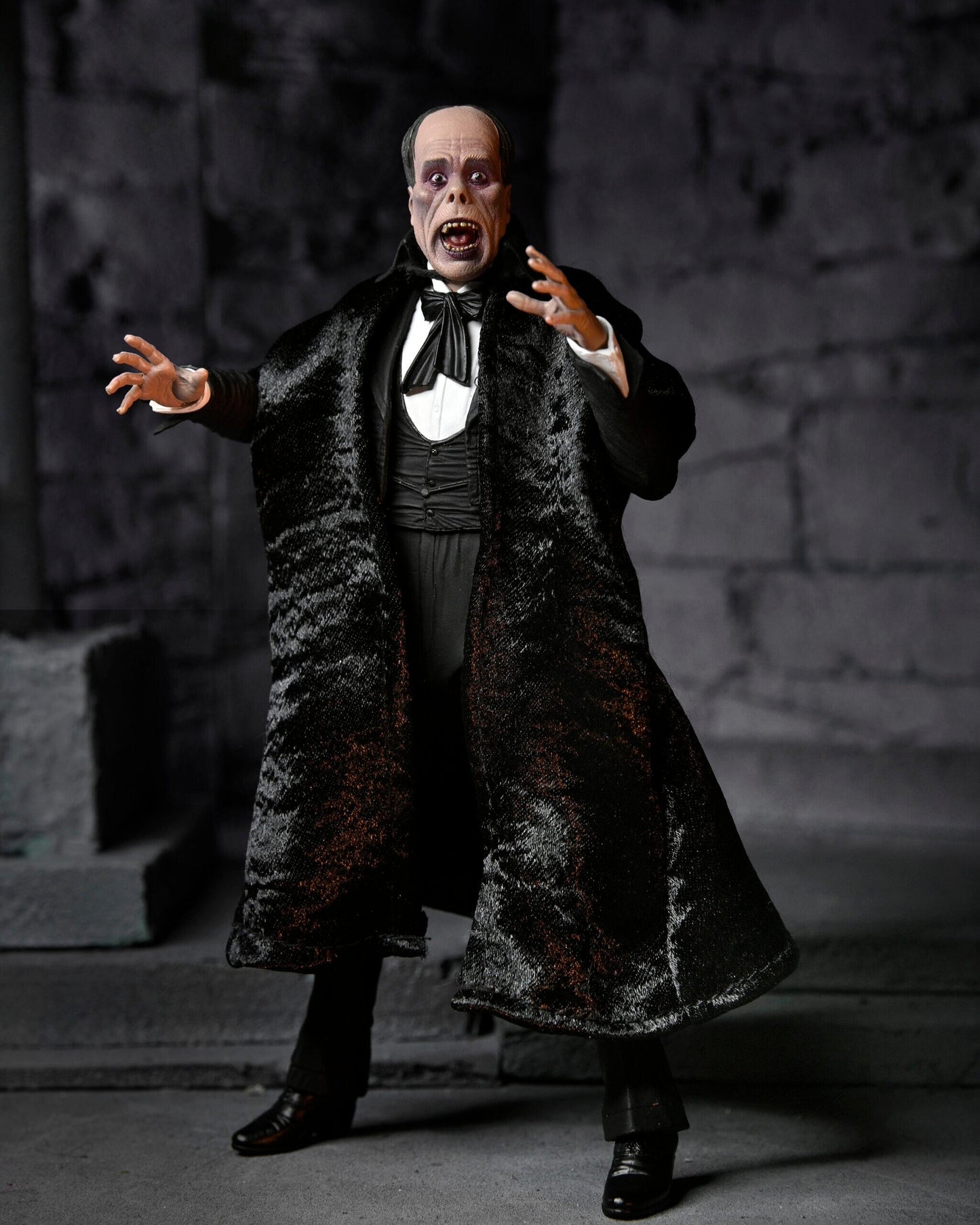 Universal Monsters Ultimate 7 Inch Scale Action Figure - The Phantom Of The Opera