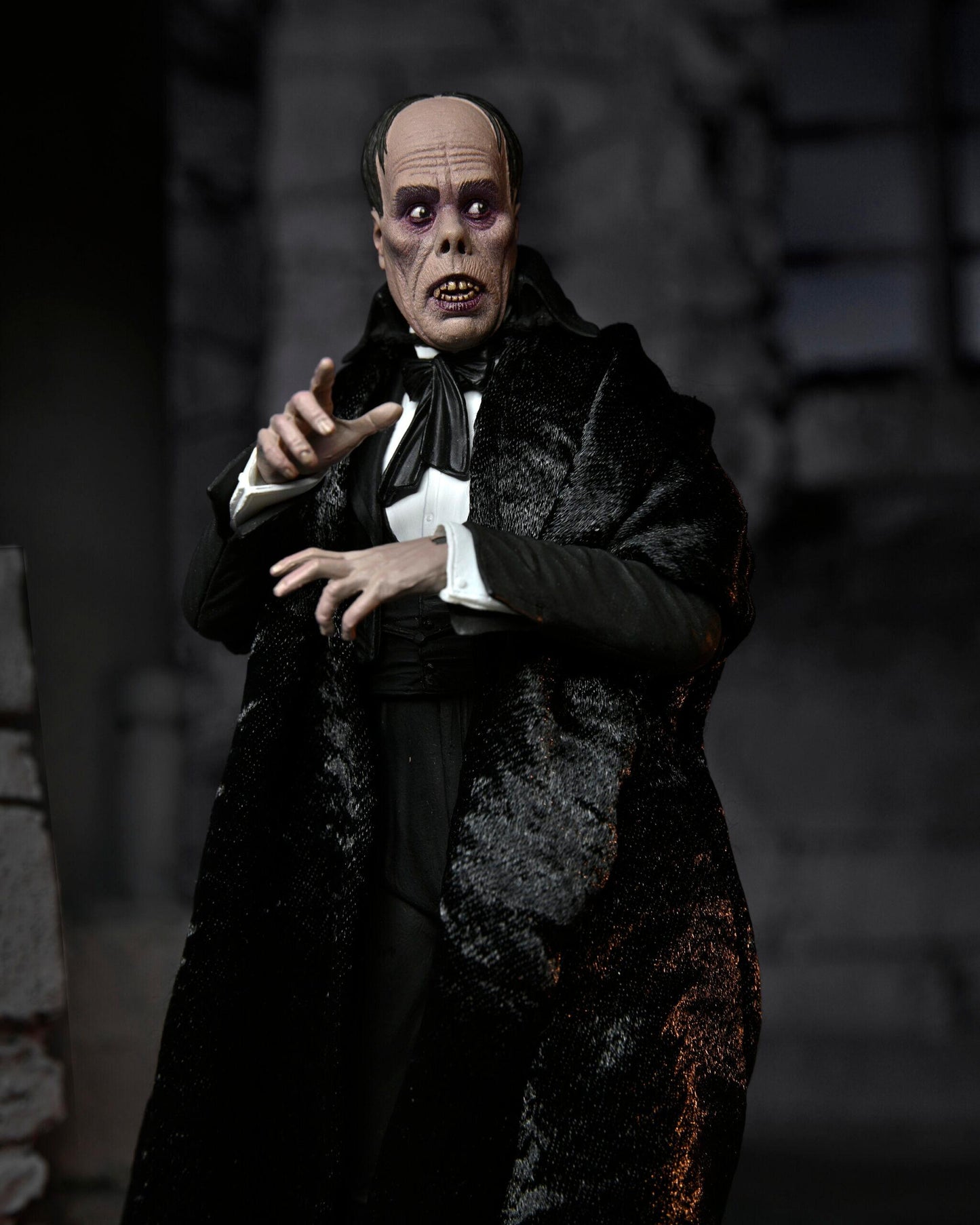 Universal Monsters Ultimate 7 Inch Scale Action Figure - The Phantom Of The Opera