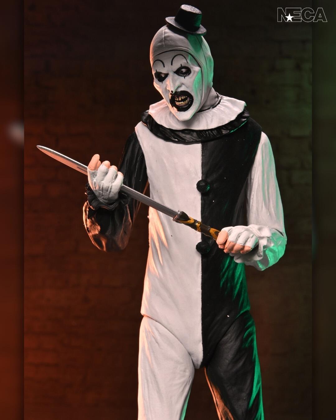 *PRE-ORDER Terrifier Ultimate 7 Inch Scale Action Figure 2 Pack - Art The Clown & Little Pale Girl