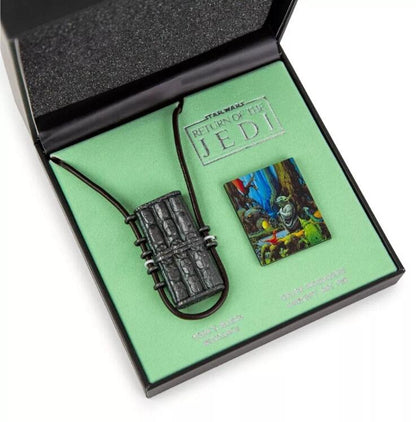 Star Wars: Return of the Jedi 40th Anniversary *SAF UK Exclusive*- Yoda Necklace and Pin Set