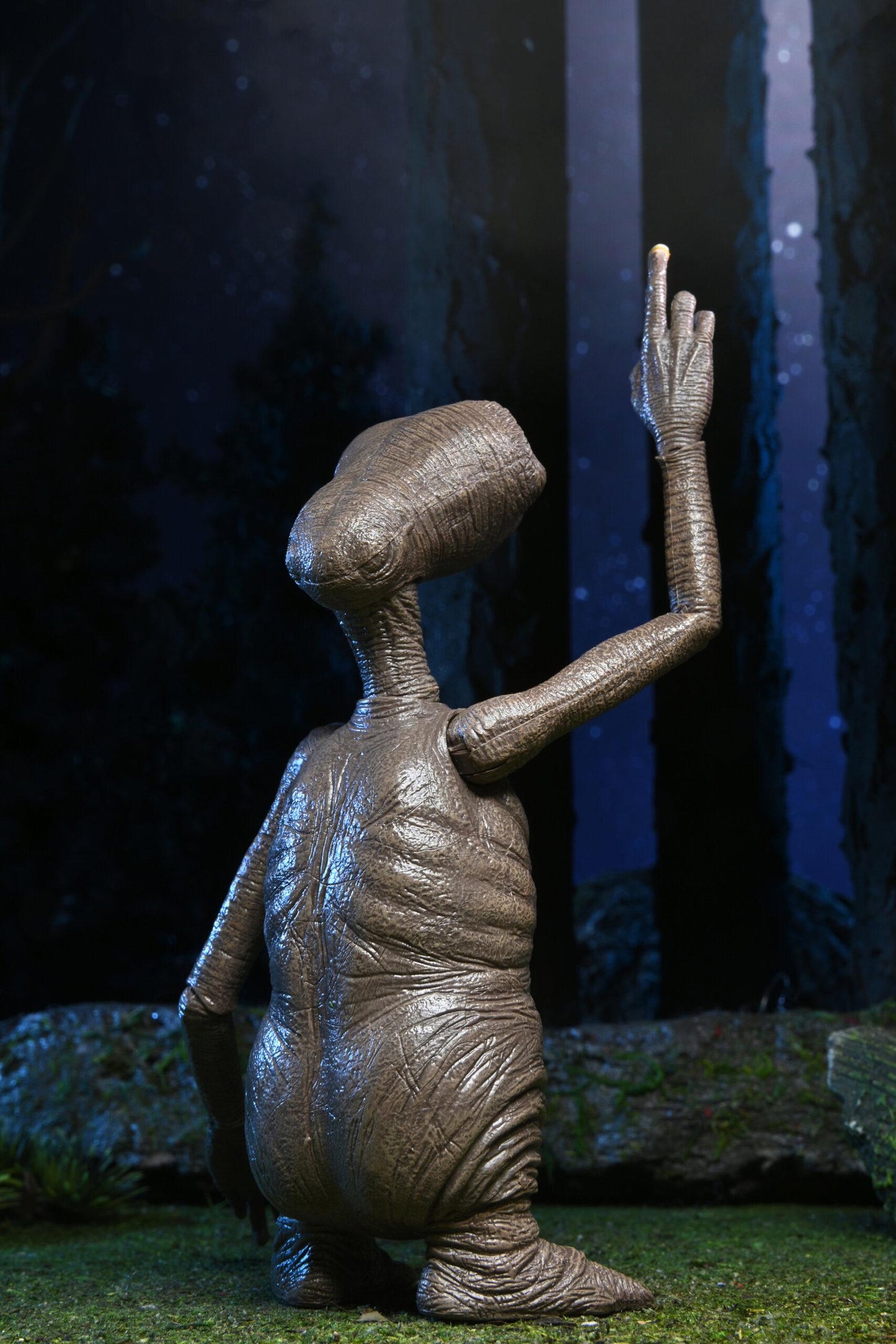 E.T. 40th Anniversary Ultimate 7 Inch Scale Action Figure - Classic E.T.