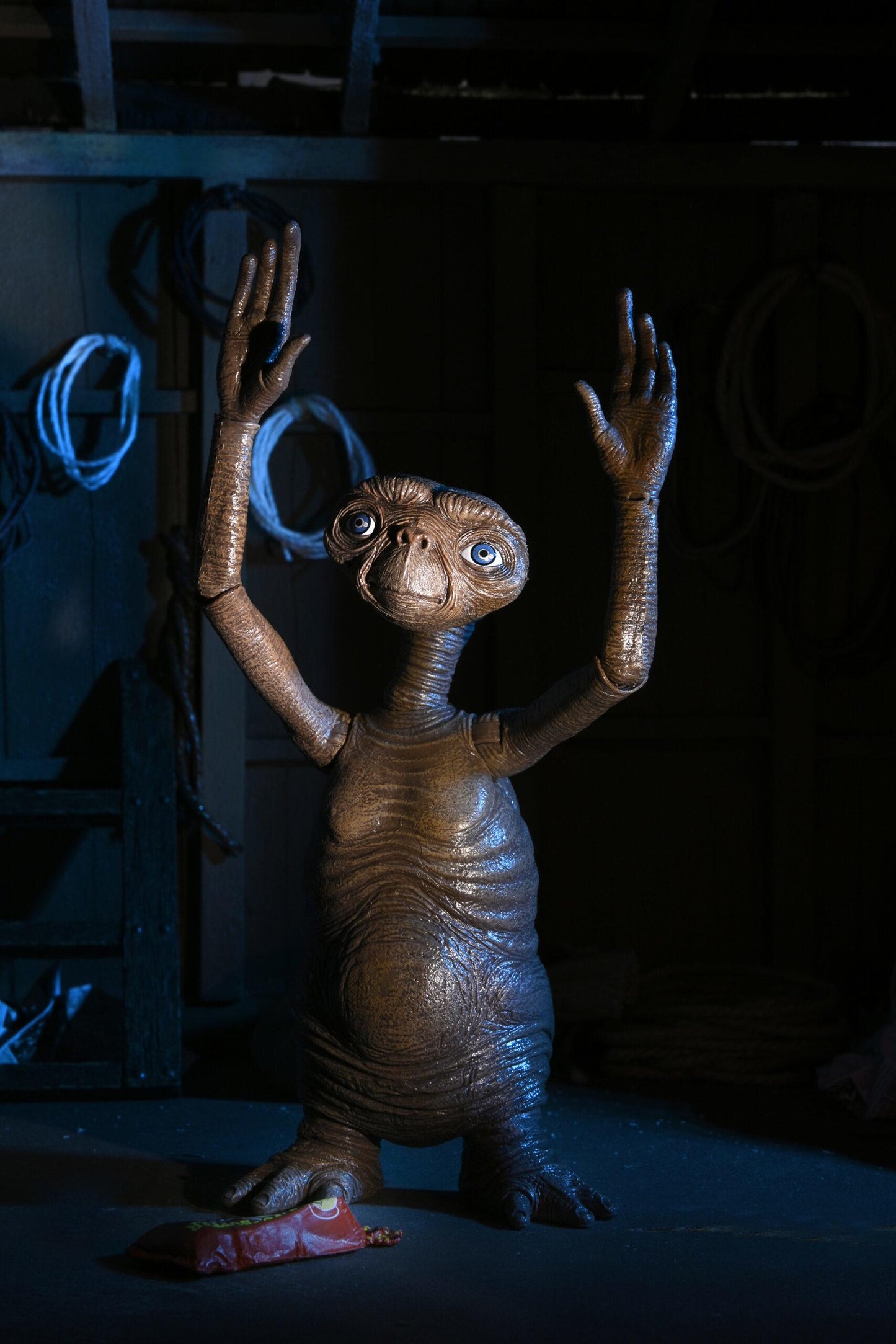 E.T. 40th Anniversary Ultimate 7 Inch Scale Action Figure - Classic E.T.