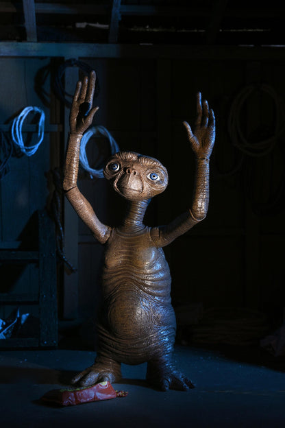 E.T. 40th Anniversary Ultimate 7 Inch Scale Action Figure - Classic E.T.