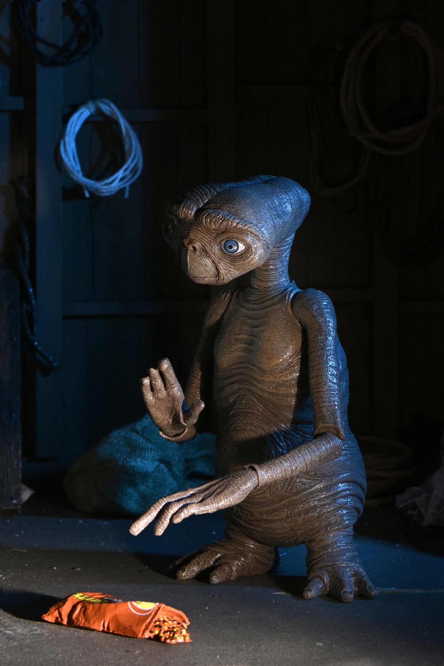 E.T. 40th Anniversary Ultimate 7 Inch Scale Action Figure - Classic E.T.