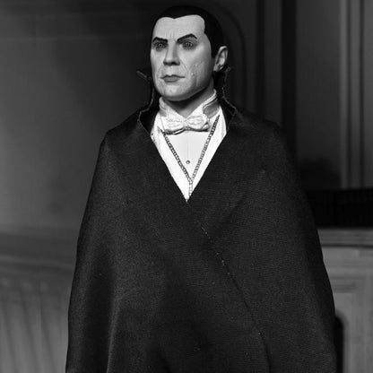 Universal Monsters Ultimate 7 Inch Scale Action Figure - Dracula (Black and White)